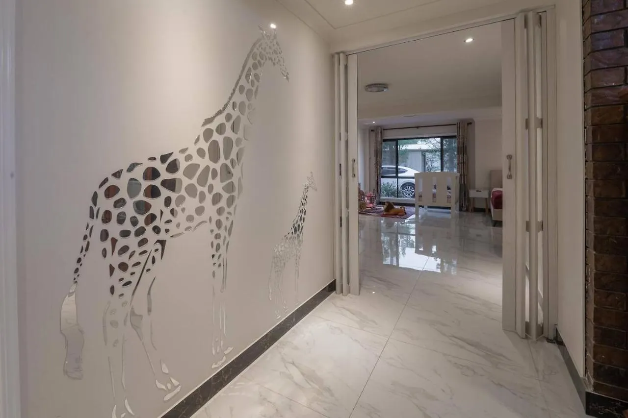 Apartment Luxury Living 2 Bedrooms 4 Beds 2B Athrooms In Southern Brisbane+ Parking Australia