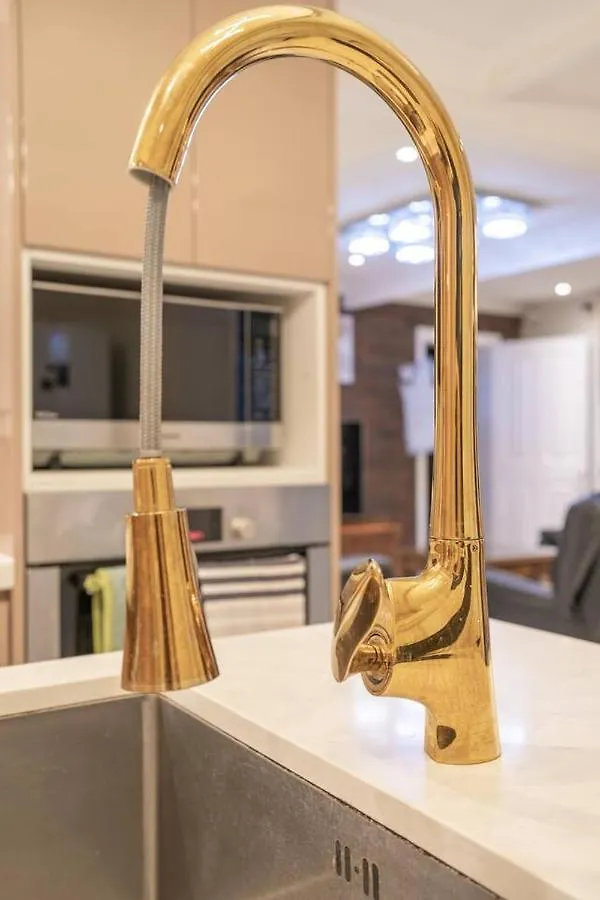 Luxury Living 2 Bedrooms 4 Beds 2B Athrooms In Southern Brisbane+ Parking Brisbane