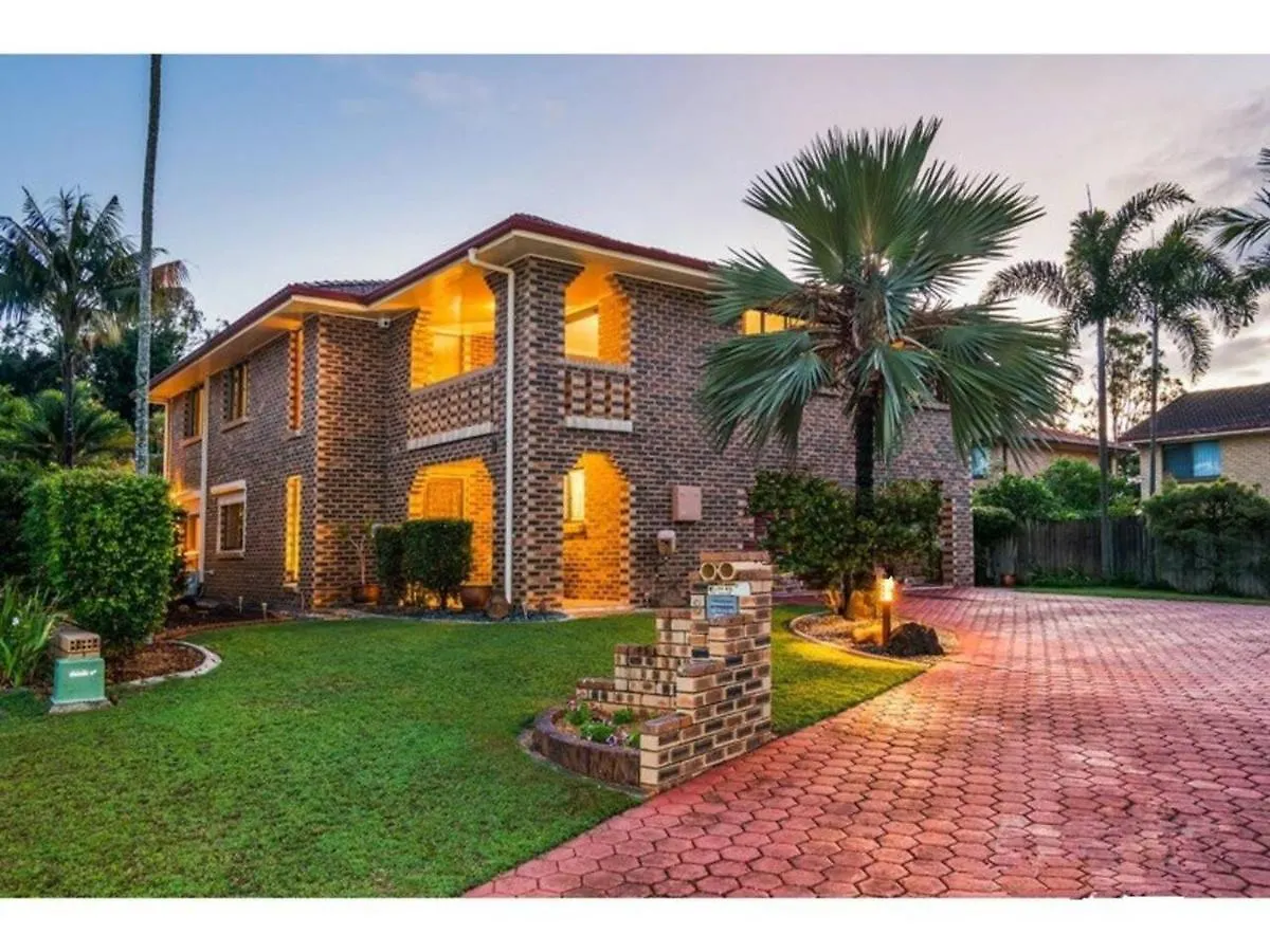 Luxury Living 2 Bedrooms 4 Beds 2B Athrooms In Southern Brisbane+ Parking Apartment Brisbane