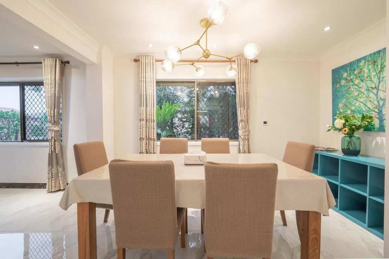 Luxury Living 2 Bedrooms 4 Beds 2B Athrooms In Southern Brisbane+ Parking