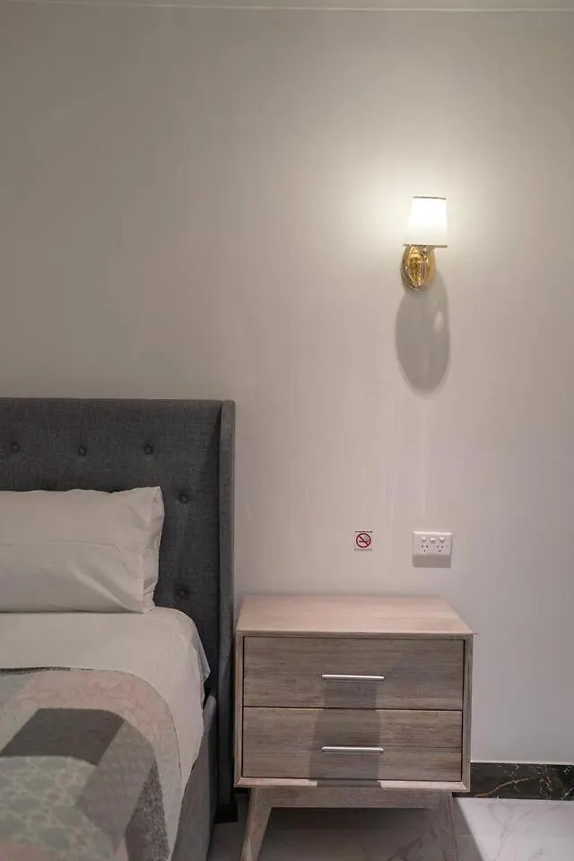 Luxury Living 2 Bedrooms 4 Beds 2B Athrooms In Southern Brisbane+ Parking Australia