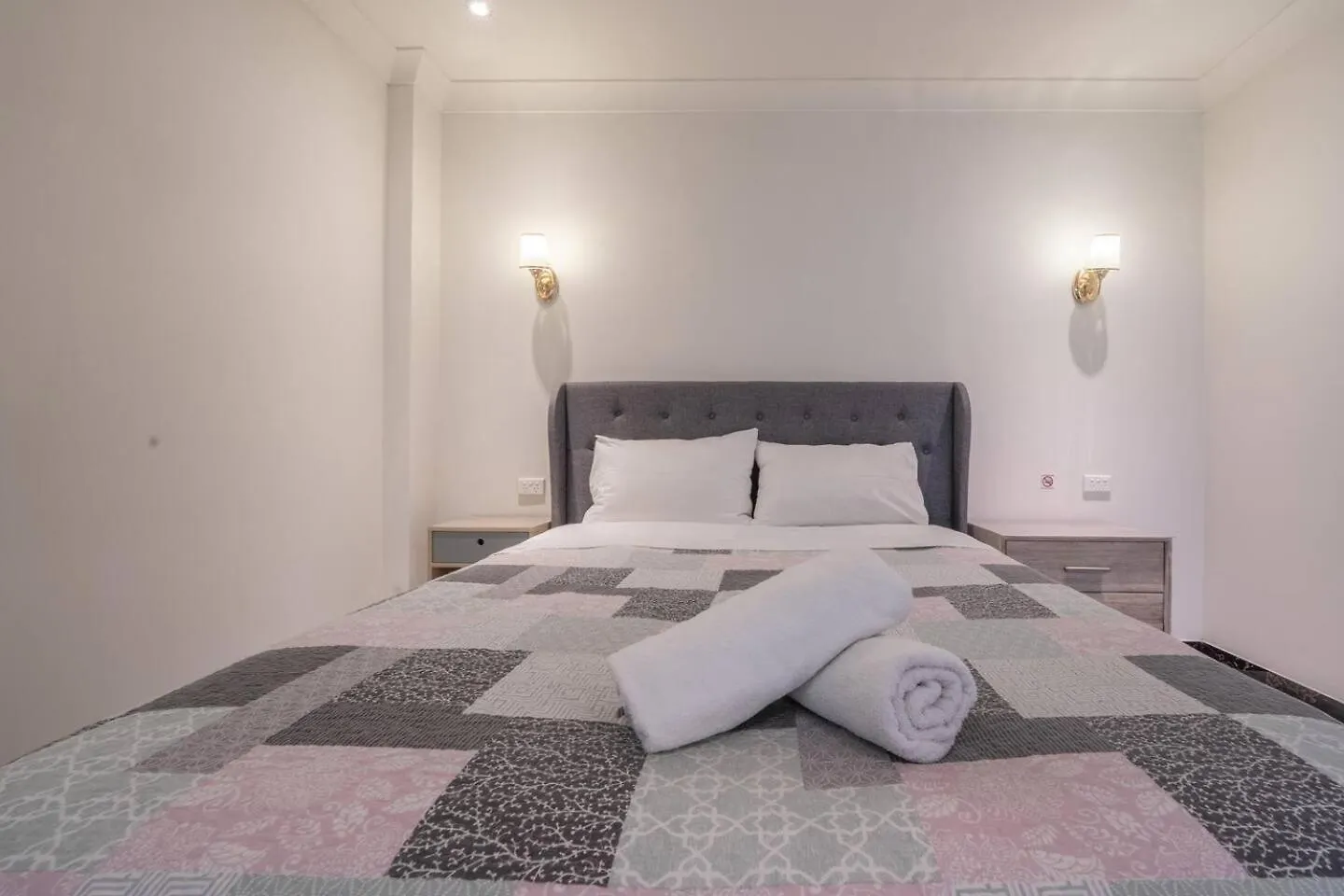 Luxury Living 2 Bedrooms 4 Beds 2B Athrooms In Southern Brisbane+ Parking Australia